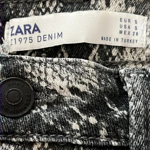 Zara 1975 Denim Snake Print Mini Skirt in Black & White - Size Small - Picture 4 of 8